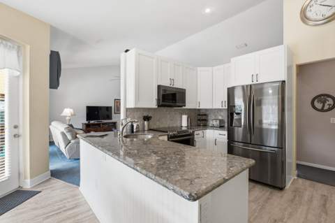692 SW Ewing Avenue, Port St. Lucie FL - photo 6 of 33