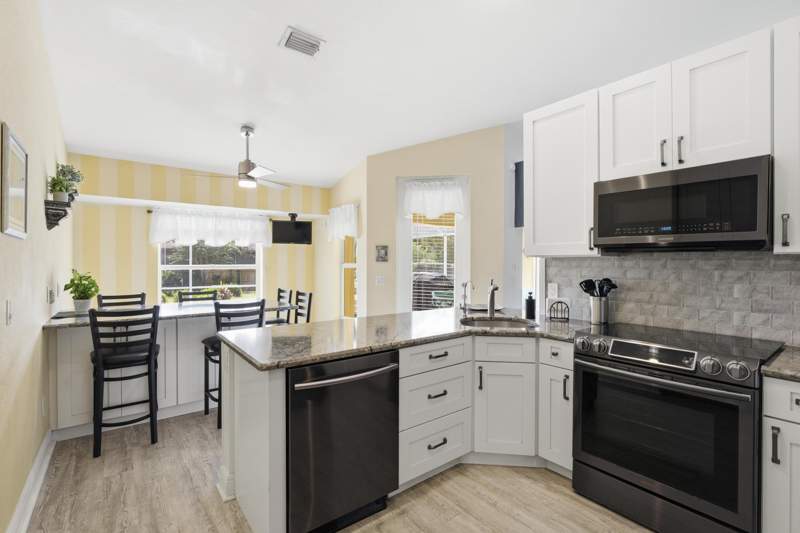 3 bedroom Single Family Residence at 692 SW Ewing Avenue, Port St Lucie Section 28, Port St. Lucie — photo 5
