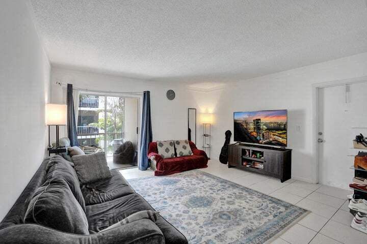 1 bedroom Condominium at 636 NW 13th Street #0240, Spanish Oaks Condo, Boca Raton — photo 3