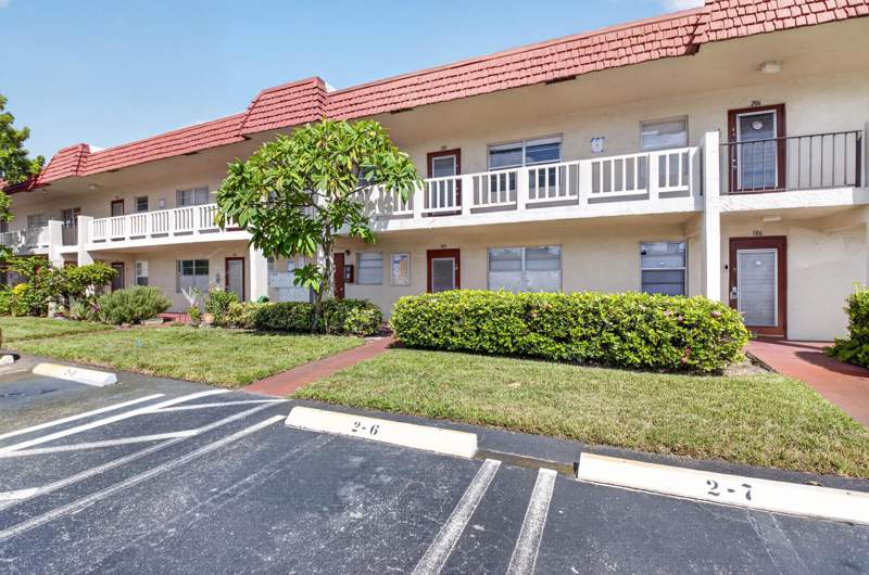 1 bedroom Condominium at 2 Abbey Lane #205, Villages Of Oriole Abbey Condo, Delray Beach — photo 2
