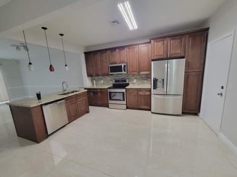 1042 Woodfield Road, Greenacres FL - photo 6 of 39