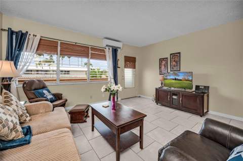 925 SW 11th Avenue #Unit j17, Hallandale Beach FL - photo 8 of 53