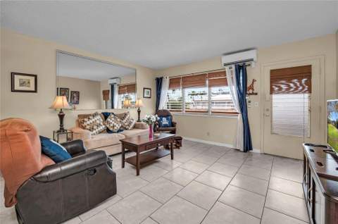 925 SW 11th Avenue #Unit j17, Hallandale Beach FL - photo 9 of 53