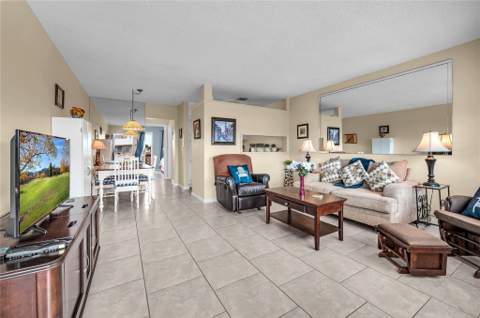 925 SW 11th Avenue #Unit j17, Hallandale Beach FL - photo 11 of 53