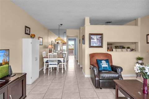 925 SW 11th Avenue #Unit j17, Hallandale Beach FL - photo 13 of 53