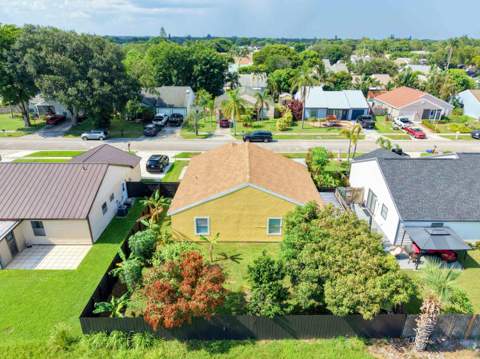 7702 Blairwood Circle, Greenacres FL - photo 16 of 16