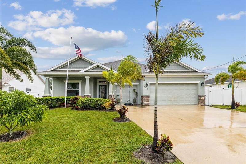 4 bedroom Single Family Residence at 343 SE Fisk Road, Port St Lucie Section 39, Port St. Lucie — photo 4