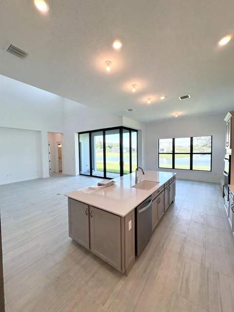 4951 Naugle Way #18 Livingston, Davie FL - photo 7 of 34