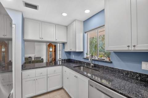 12524 Shoreline Drive #404, Wellington FL - photo 9 of 34