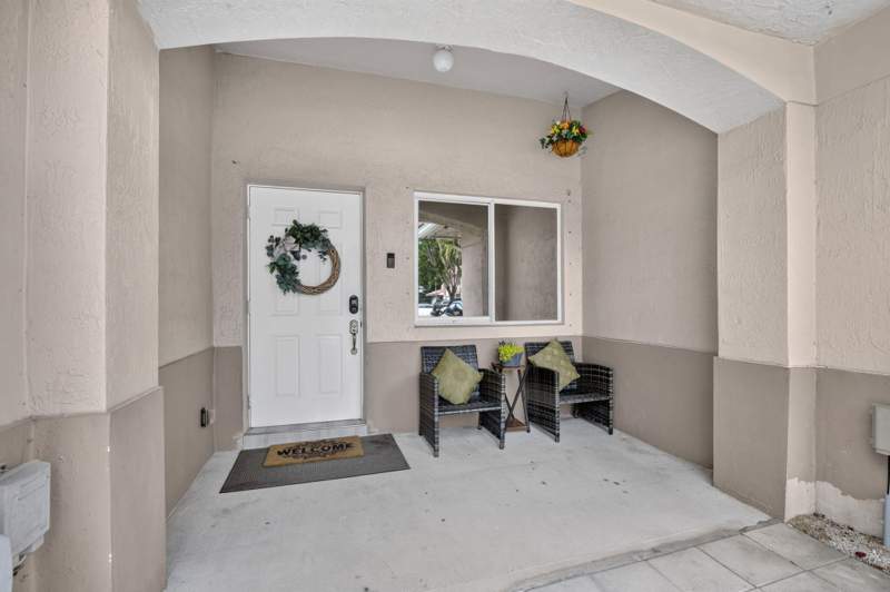 2 bedroom Townhouse at 4950 Palm Garden Lane, Palm Garden Park, Davie — photo 2