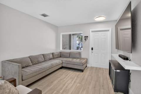 4950 Palm Garden Lane, Davie FL - photo 6 of 35