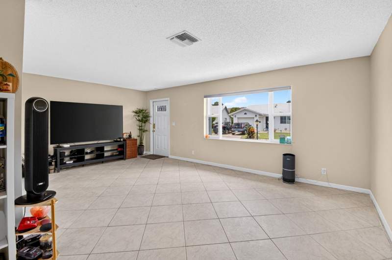 2 bedroom Single Family Residence at 2116 SW 22nd Court, Palm Beach Leisureville Sec 10, Boynton Beach — photo 5