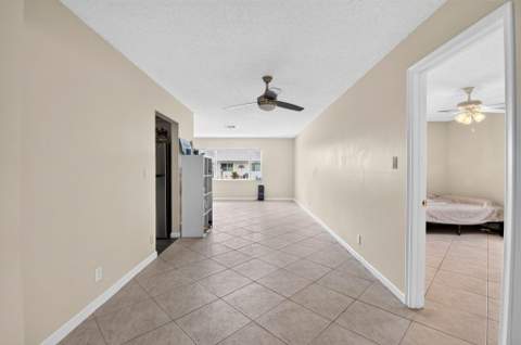 2116 SW 22nd Court, Boynton Beach FL - photo 9 of 57