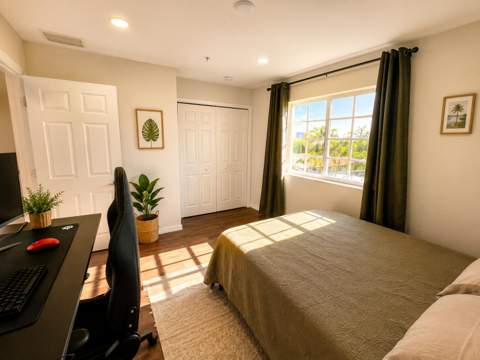 111 NW 2nd Avenue #10, Hallandale Beach FL - photo 11 of 20