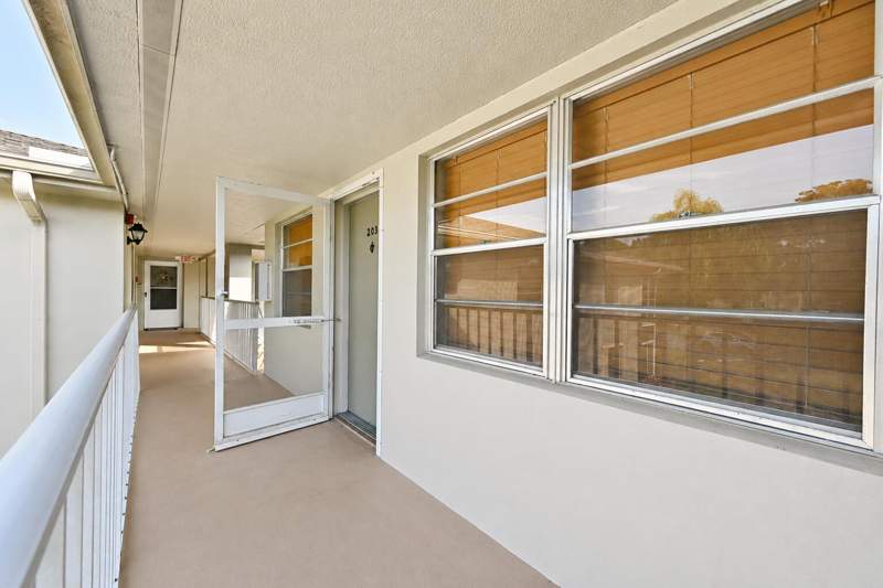 1 bedroom Condominium at 27 Lake Vista Trail #203, Vista St Lucie Buildings 9 Thru 20, Port St. Lucie — photo 3