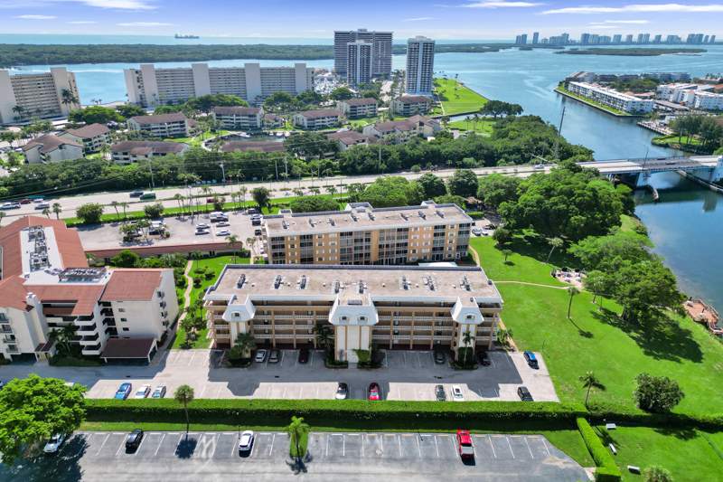 2 bedroom Condominium at 308 Golfview Road #406, Waterway West Condos, North Palm Beach — photo 2