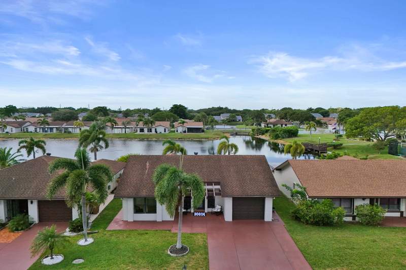 3 bedroom Single Family Residence at 2186 SW 16th Circle, The Meadows Of Crystal Lake, Deerfield Beach — photo 3
