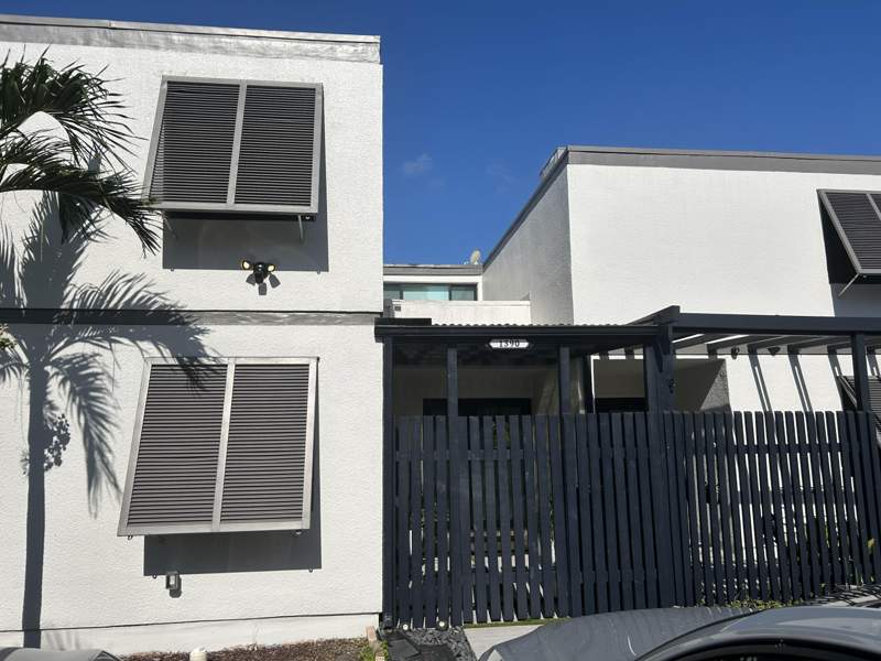 4 bedroom Townhouse at 1390 E Golfview Drive, Everglades Sugar & Land Co, Pembroke Pines — photo 3