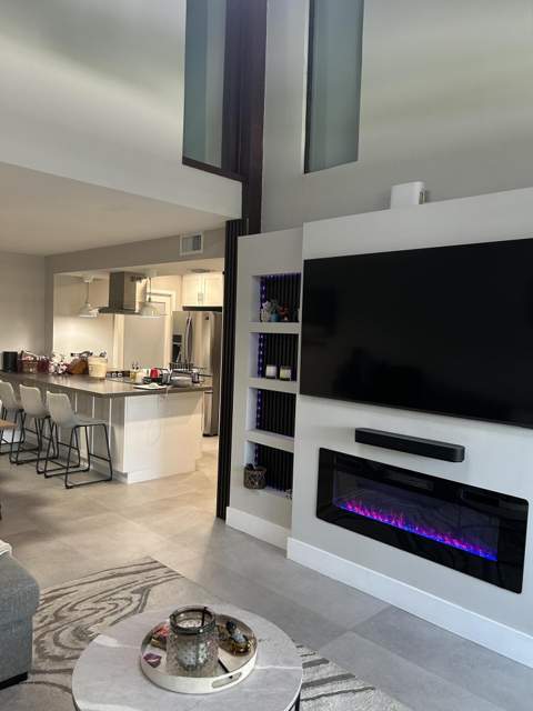 1390 E Golfview Drive, Pembroke Pines FL - photo 9 of 43