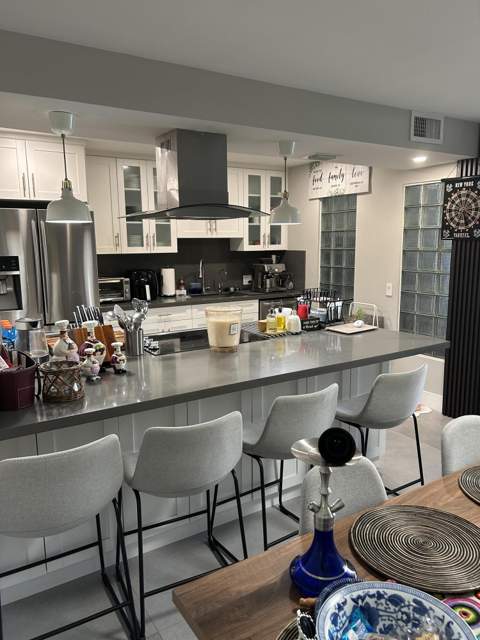 1390 E Golfview Drive, Pembroke Pines FL - photo 7 of 43