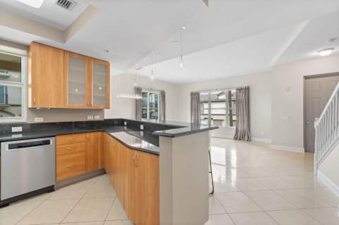 2617 NE 14th Avenue #109, Wilton Manors FL - photo 9 of 48