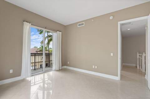 2617 NE 14th Avenue #109, Wilton Manors FL - photo 17 of 48