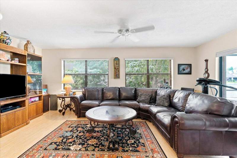 3 bedroom Single Family Residence at 9843 NW 75th Court, Springlake II, Tamarac — photo 3