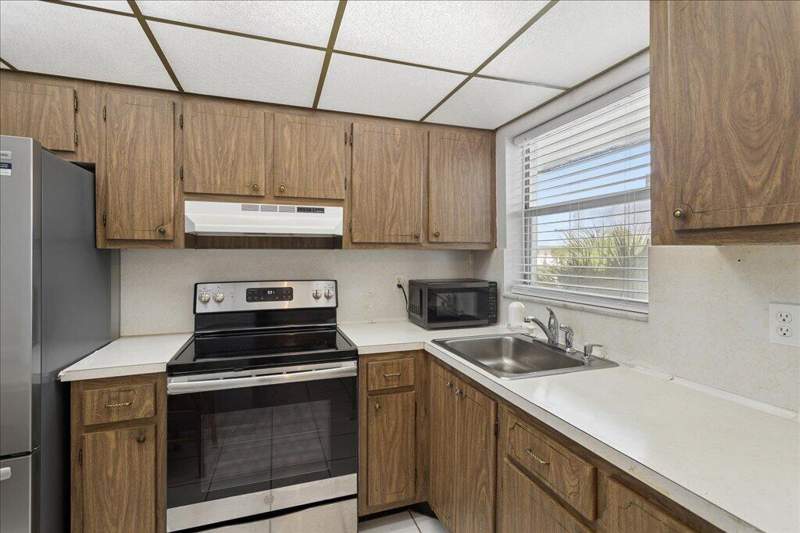 2 bedroom Condominium at 8510 Sunrise Lakes Boulevard #301, Sunrise Lakes, Sunrise — photo 4