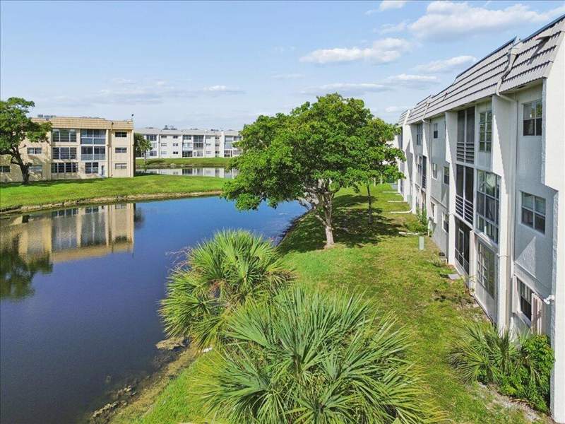 2 bedroom Condominium at 8510 Sunrise Lakes Boulevard #301, Sunrise Lakes, Sunrise — photo 2
