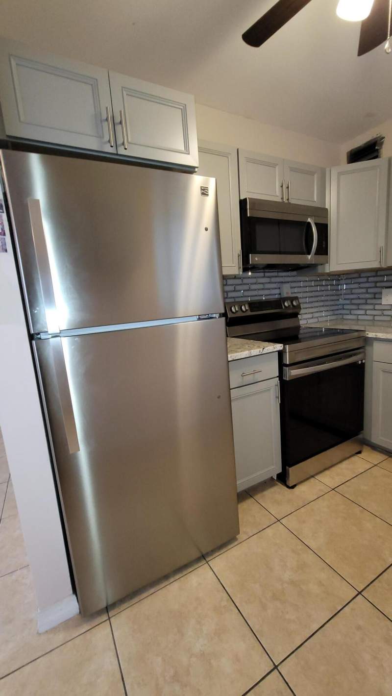 2 bedroom Condominium at 208 Easthampton I, Century Village, West Palm Beach — photo 2