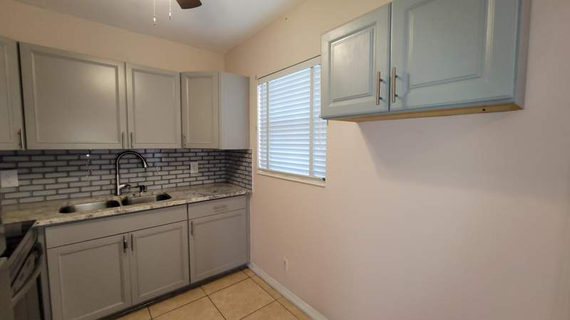 2 bedroom Condominium at 208 Easthampton I, Century Village, West Palm Beach — photo 3
