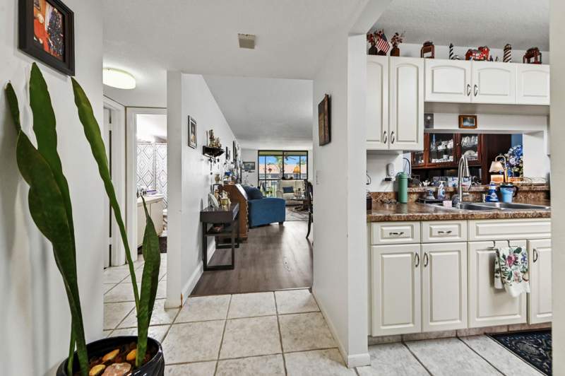 2 bedroom Condominium at 4725 Lucerne Lakes Boulevard #202, Fairway Club Condo, Lake Worth — photo 4
