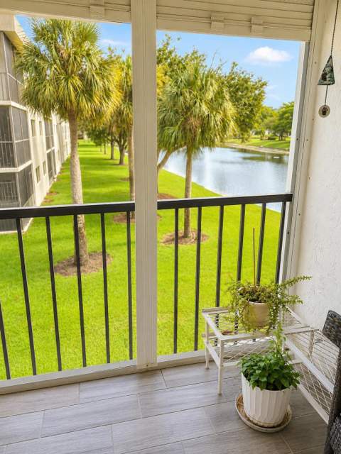 5574 Witney Drive #206, Delray Beach FL - photo 11 of 37