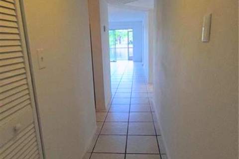 7801 Colony Circle #106, Tamarac FL - photo 8 of 13