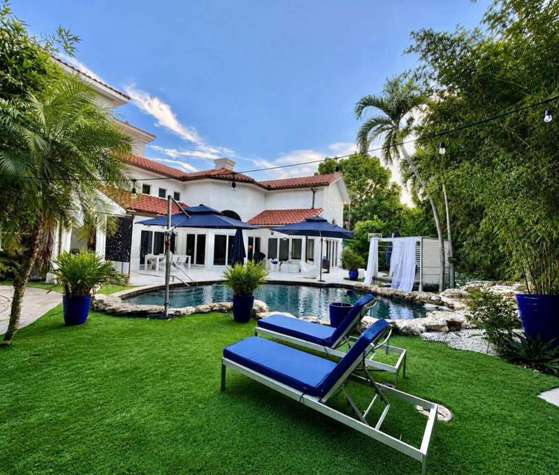 4 bedroom Single Family Residence at 233 Pershing Way, El Cid West Palm Beach, West Palm Beach — photo 2