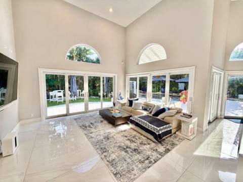 233 Pershing Way, West Palm Beach FL - photo 6 of 24