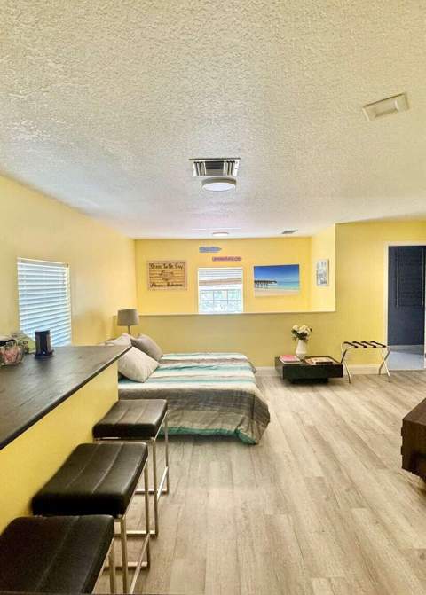233 Pershing Way, West Palm Beach FL - photo 23 of 24