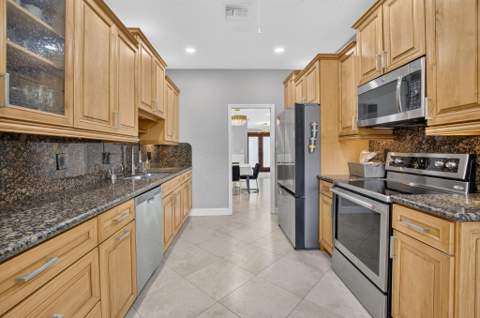 7658 Solimar Circle, Boca Raton FL - photo 19 of 47