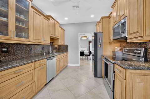 7658 Solimar Circle, Boca Raton FL - photo 23 of 47