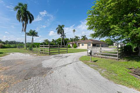 173 S Greenstar Avenue, Pahokee FL - photo 18 of 76
