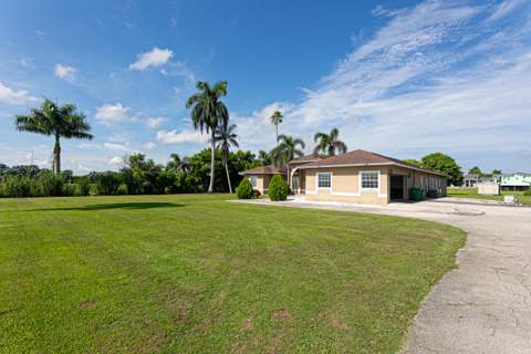 173 S Greenstar Avenue, Pahokee FL - photo 22 of 76