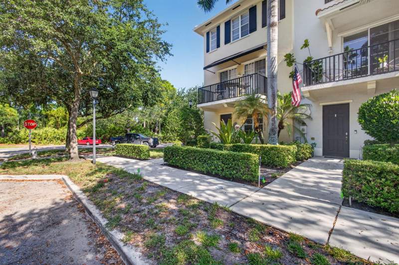 3 bedroom Townhouse at 169 Cat Rock Lane, Greenwich, Jupiter — photo 3