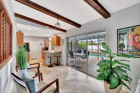 577 SW 24th Avenue, Boynton Beach FL - photo 6 of 35
