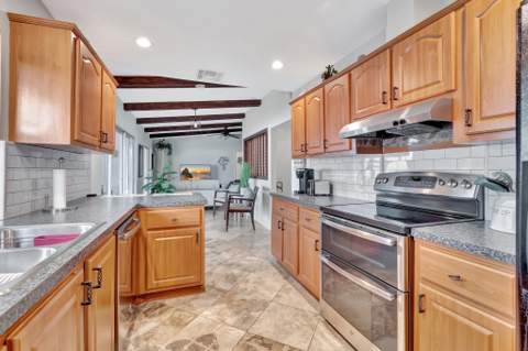 577 SW 24th Avenue, Boynton Beach FL - photo 13 of 35