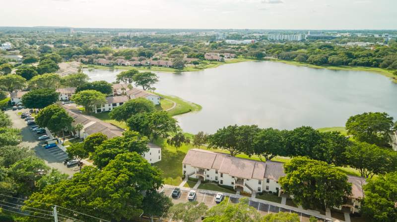 2 bedroom Condominium at 2900 Olivewood Terrace #201, Lake Windwood Condo, Boca Raton — photo 2