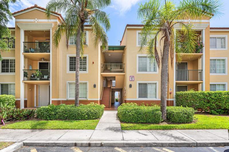 2 bedroom Condominium at 167 Yacht Club Way #205, Yacht Club On The Intracoastal Condo, Hypoluxo — photo 2