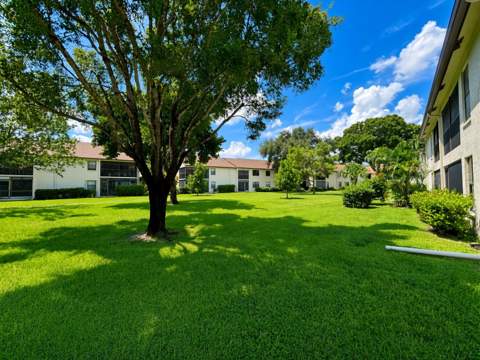 3335 Lucerne Park Drive, Greenacres FL - photo 17 of 22