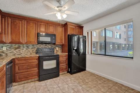 8030 Hampton Boulevard #106, North Lauderdale FL - photo 9 of 35