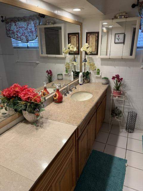 2227 Wiley Court, Hollywood FL - photo 8 of 8
