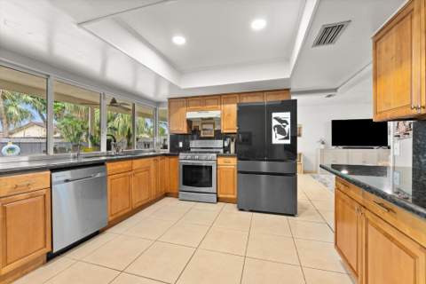 10661 NW 27th Court, Sunrise FL - photo 13 of 47